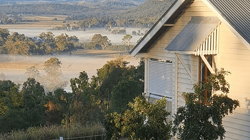 Vanbery Cottage Host Farm Queensland Australia